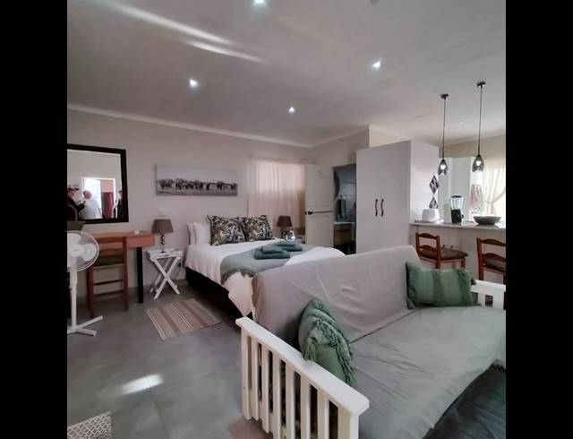 4 BEDROOM HOUSE FOR SALE IN FRAAIUITSIG